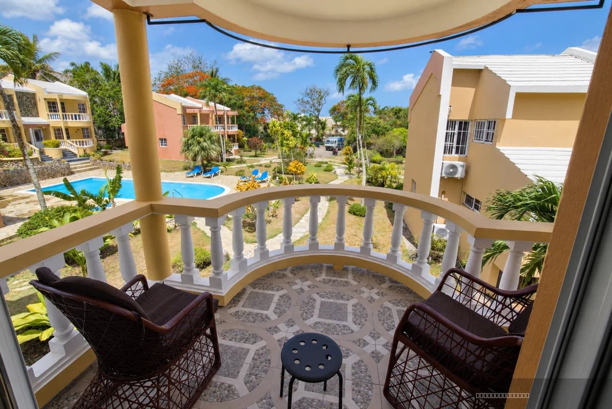 Apartment in Camino Llibre With Two Pool-View Balconies - Image 2