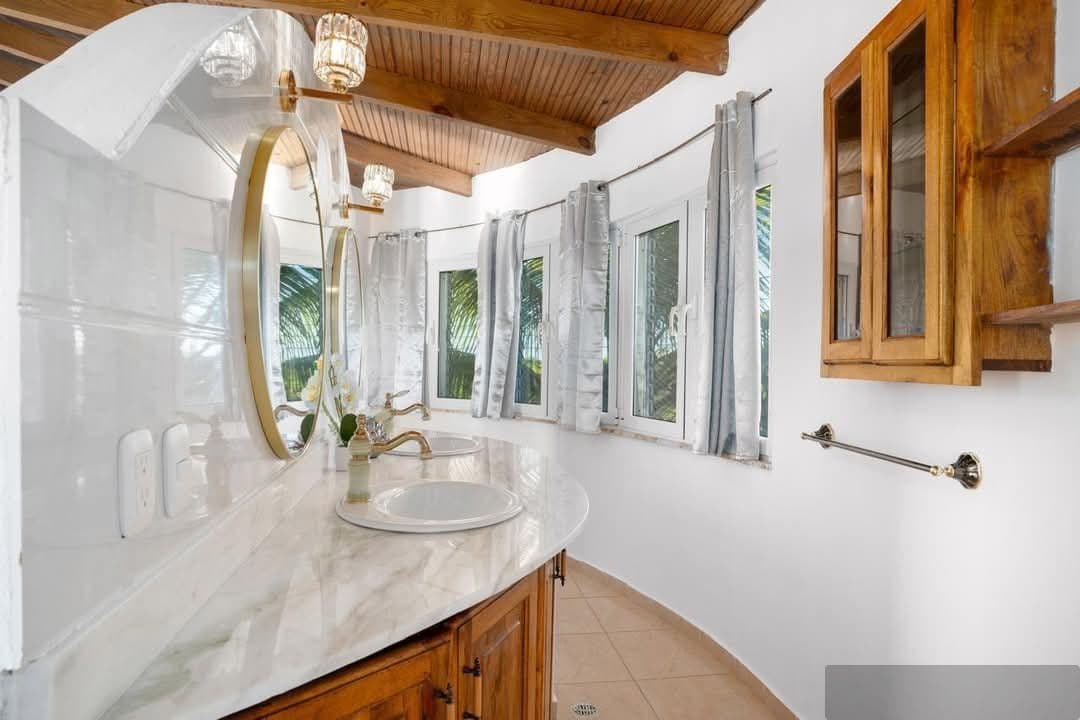 5-Bedroom Oceanview Villa, Hilltop, Río San Juan - Image 2