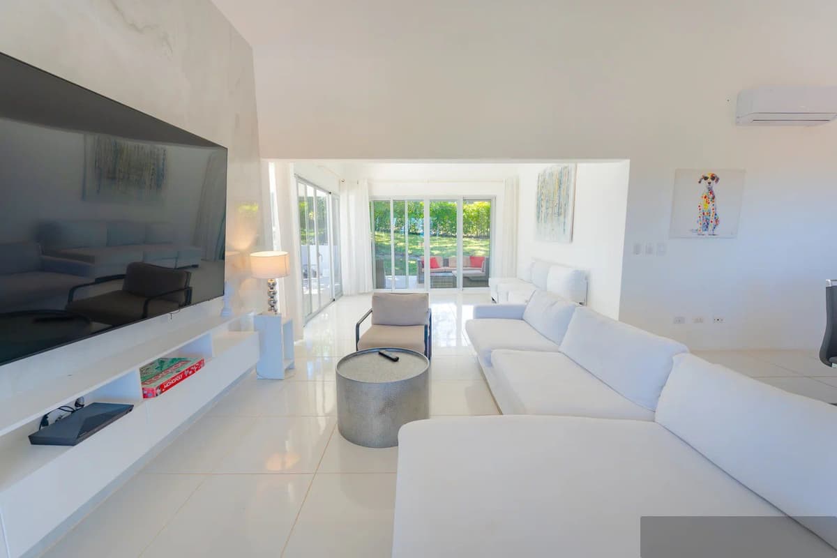 Oceanview 4-Bedroom Villa in Residencial Hispaniola, Sosúa - Image 2