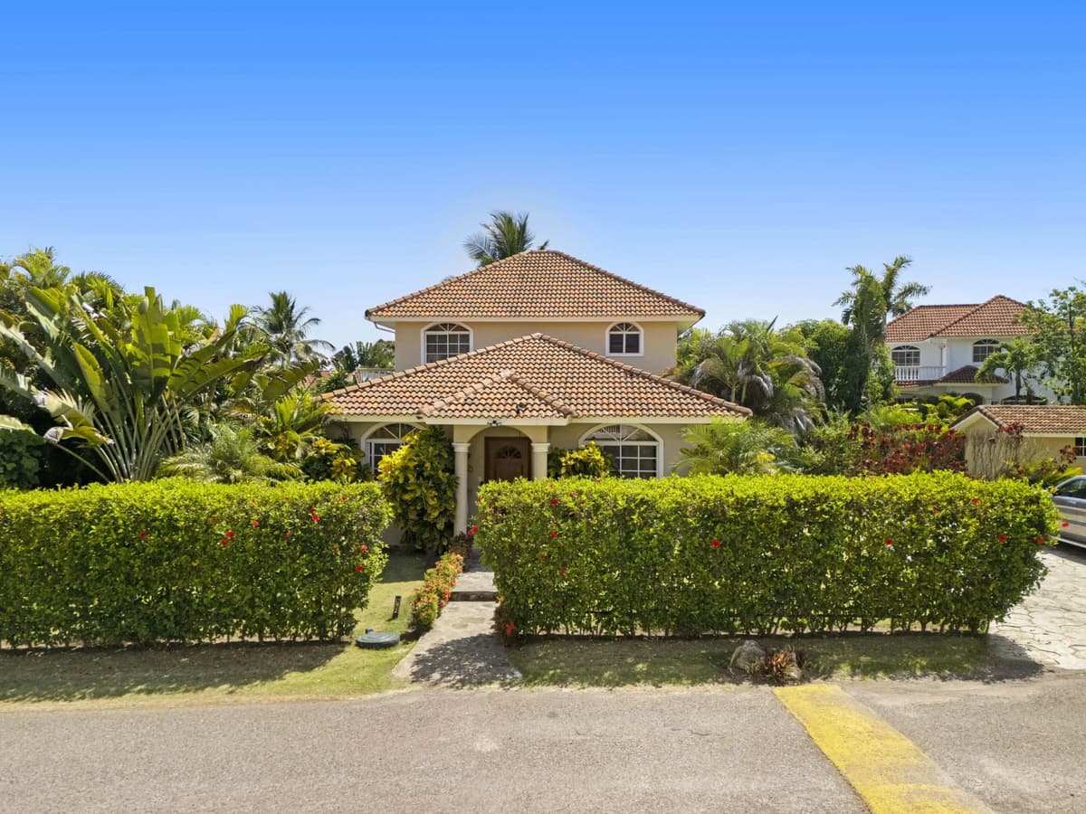 Private Pool Villa on a Large Corner Lot in Sosúa - Image 2