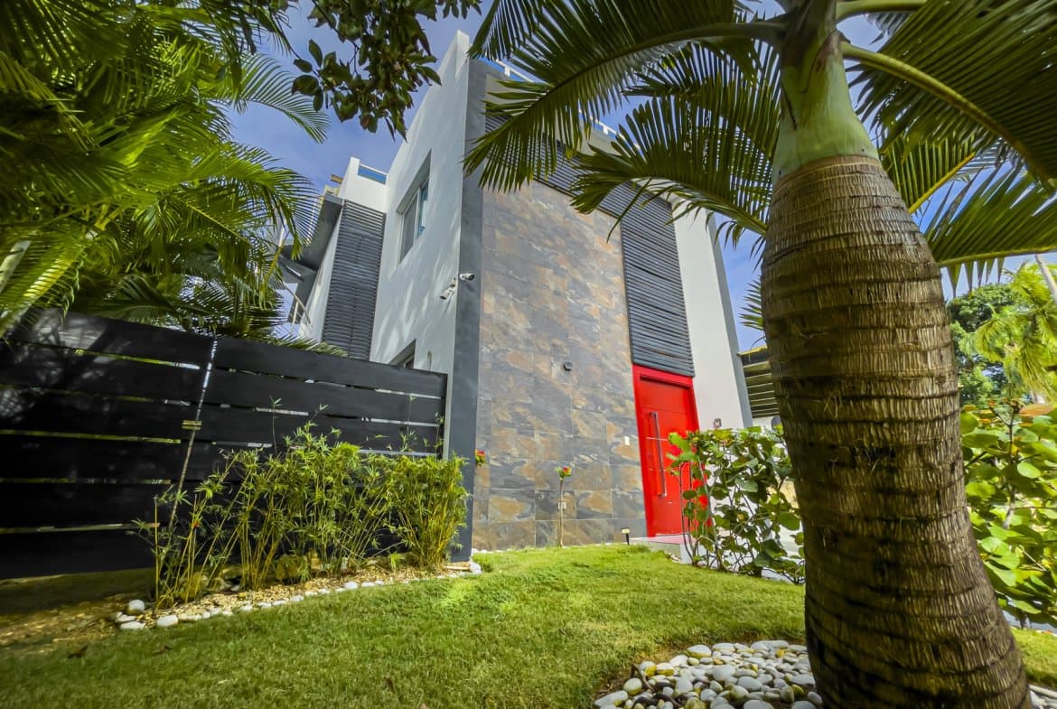 Sosúa Ocean Village 3-Bed Villa – Ocean Views & Pool