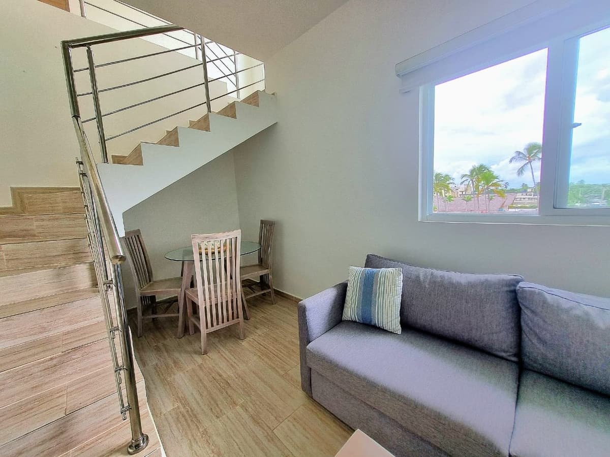Maple Beach 2 BR penthouse, fully furnished, just minutes walking to the beach, move-in or rental ready – El Cortecito - Image 4