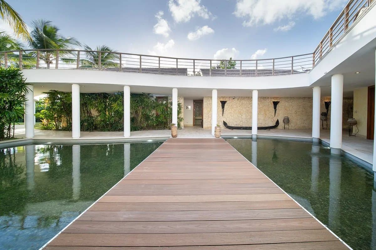 Architectural 8-Bedroom Villa in Cap Cana with Golf Views in Las Palmas - Image 4