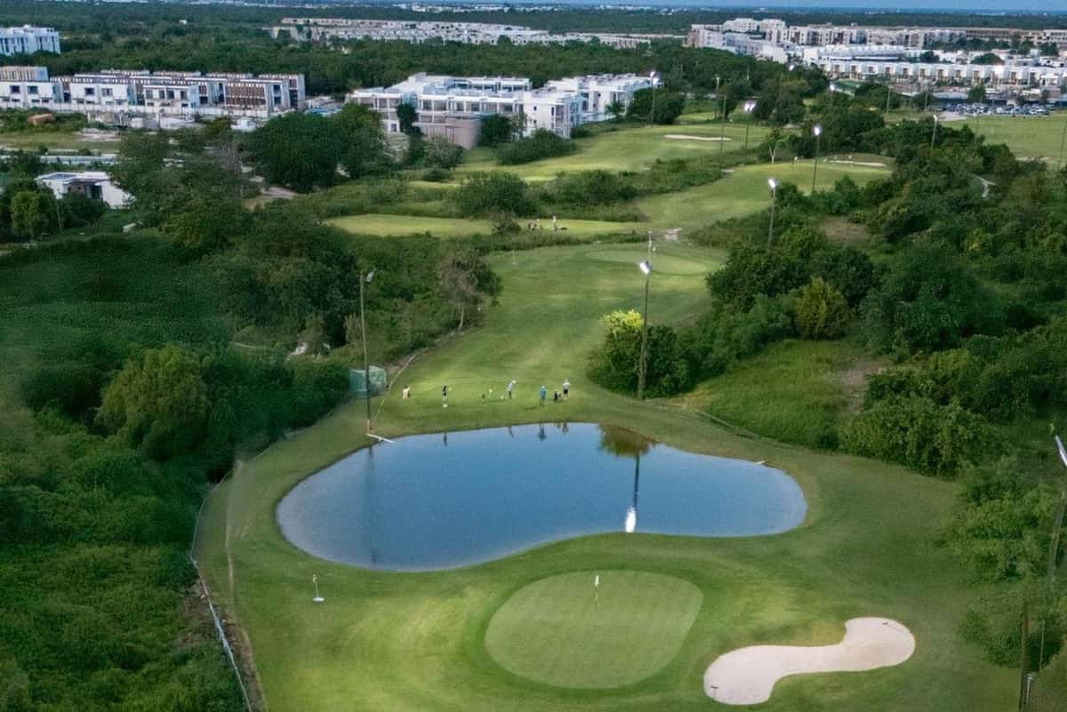 Tropicale Golf Club beautiful new 2 BR corner condo, excellent for golfers, great rental potential – Vista Cana