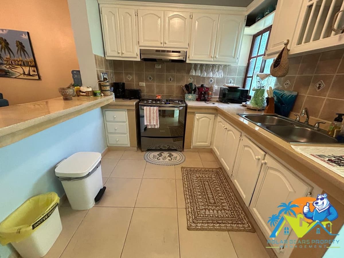 PRICE DOWN 14.000!! Owner highly motivated to sell & Polar Bears Properties