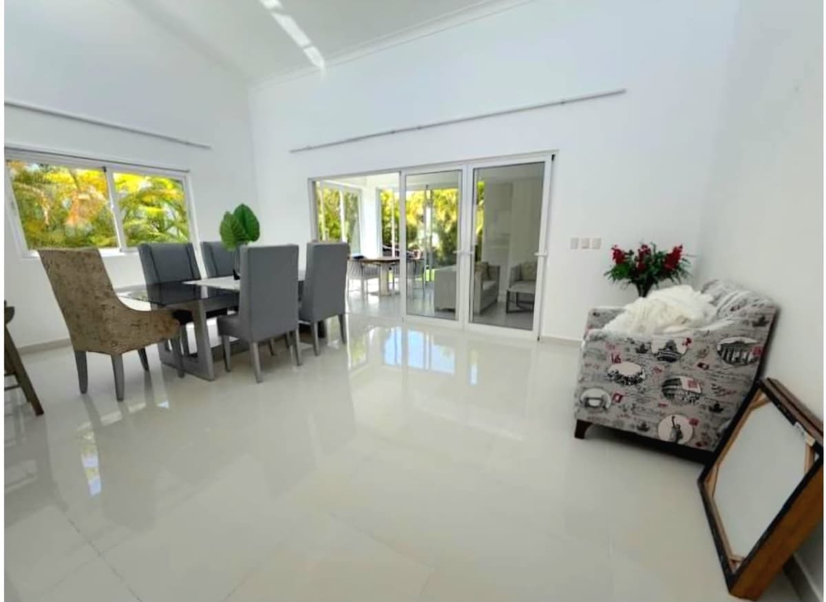 Oasis del lago modern one level 3 BR villa with maids quarter - Vista Cana - Image 3