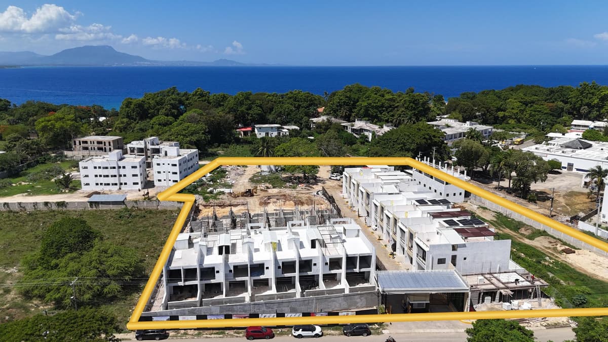 ¡OPORTUNIDAD ÚNICA – VILLA SEMI-TERMINADA EN PLAYA CHIQUITA! - Image 4