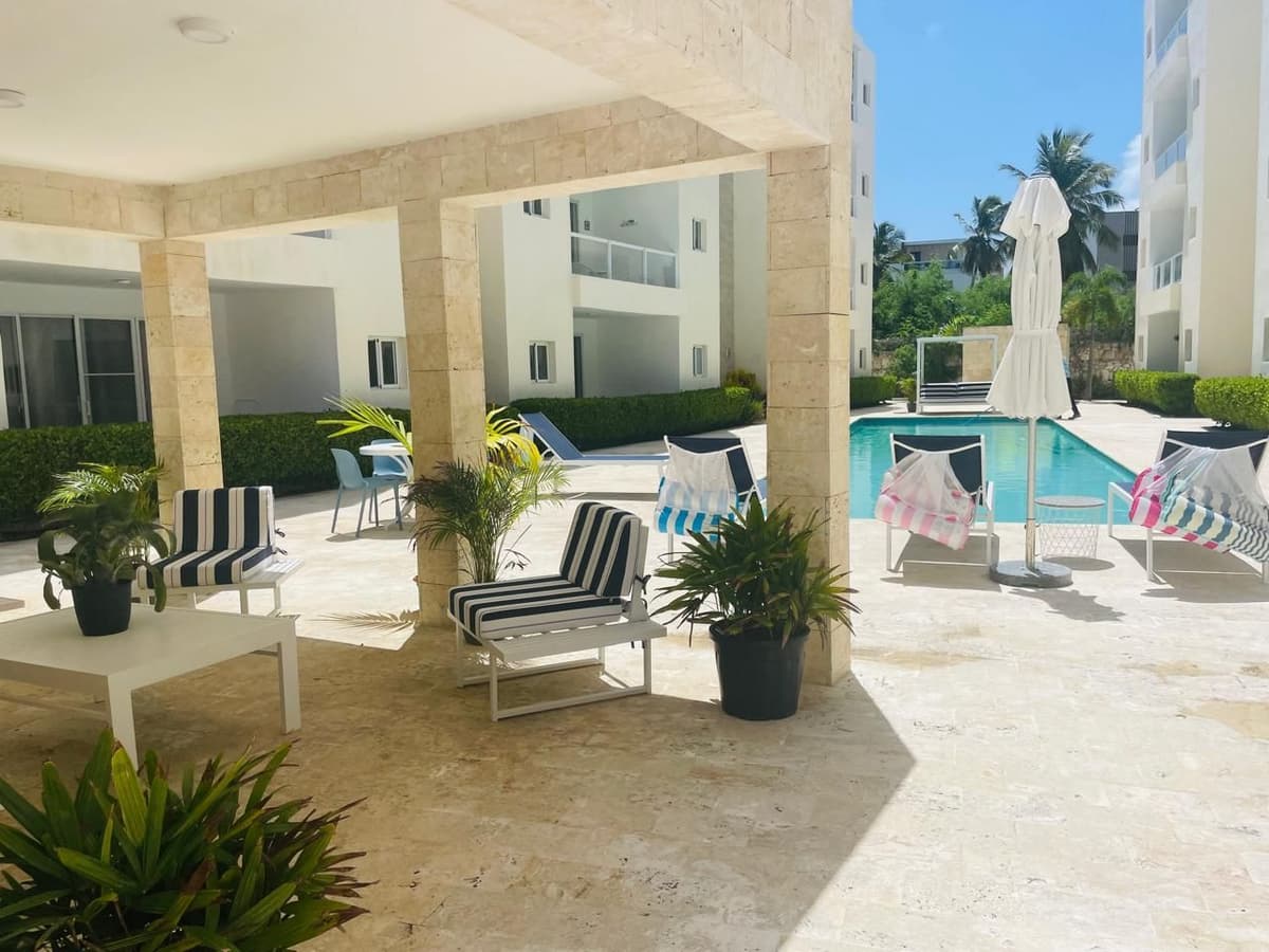 Ground Floor 1 Bed, 2 Bath Condo – Walk to Beach! - Image 5