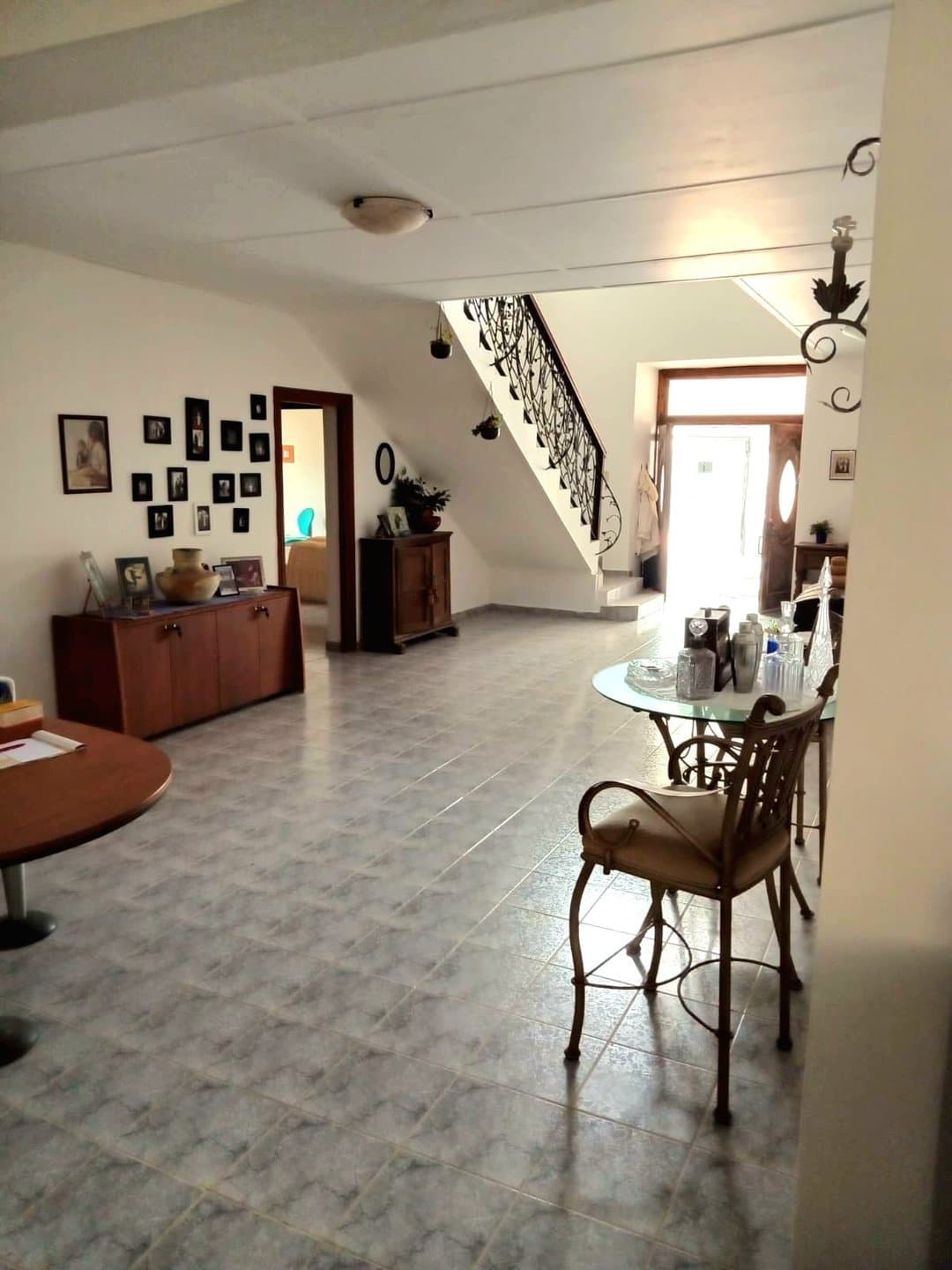 Spacious villa with 5 separate apartments, great for bigger families or good rental potential – El Ejecutivo - Image 5