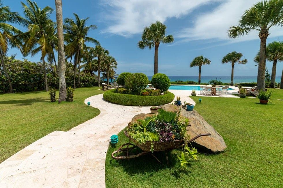 Luxury Oceanfront Villa for Sale in the Dominican Republic - Image 3