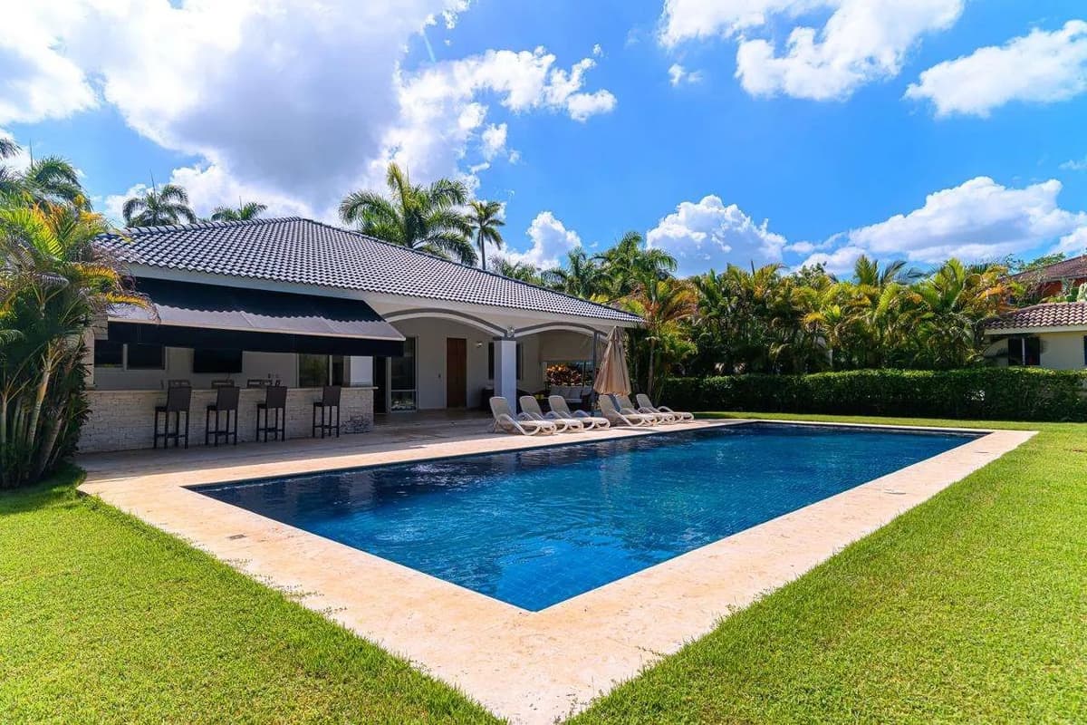 Beautifully Furnished 4-Bedroom Villa with Private Pool for Sale - Image 1