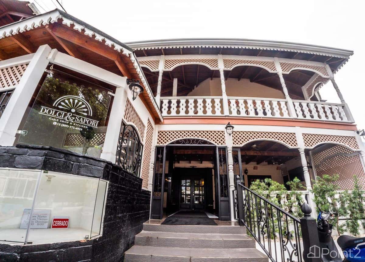 Excellent investment – Popular restaurant in Sosúa Center