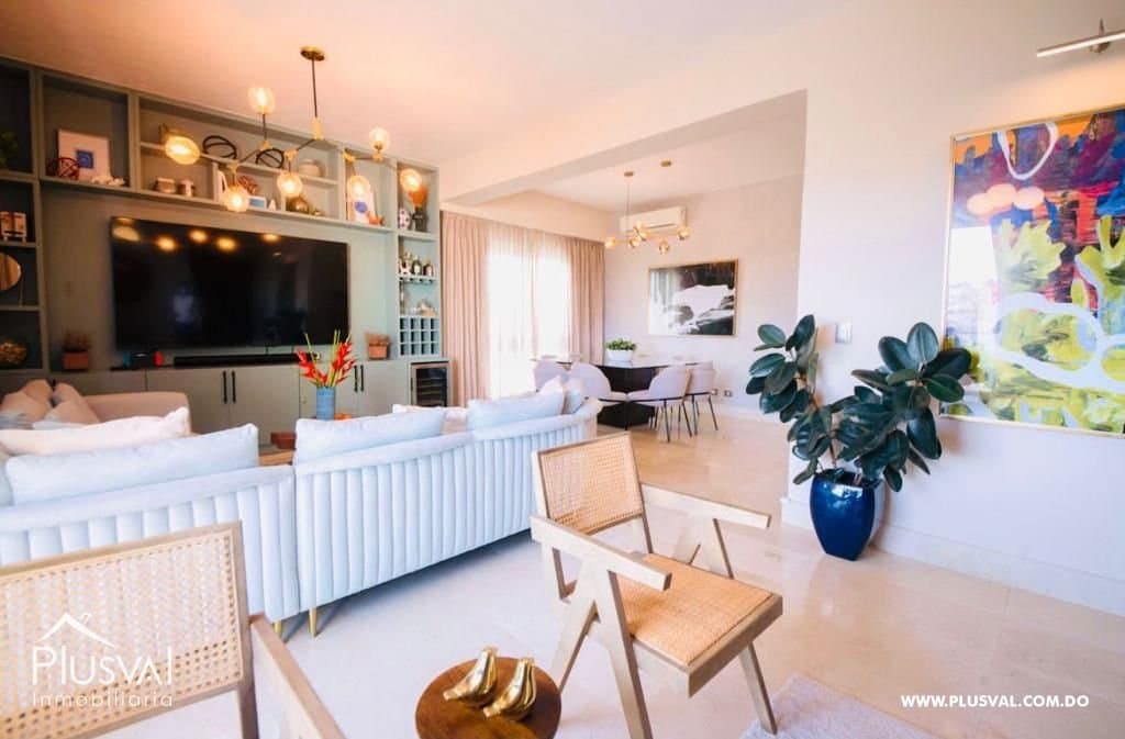 Impresionante y Amplio Apartamento en Venta en Zona Exclusiva de Santiago. - Image 3