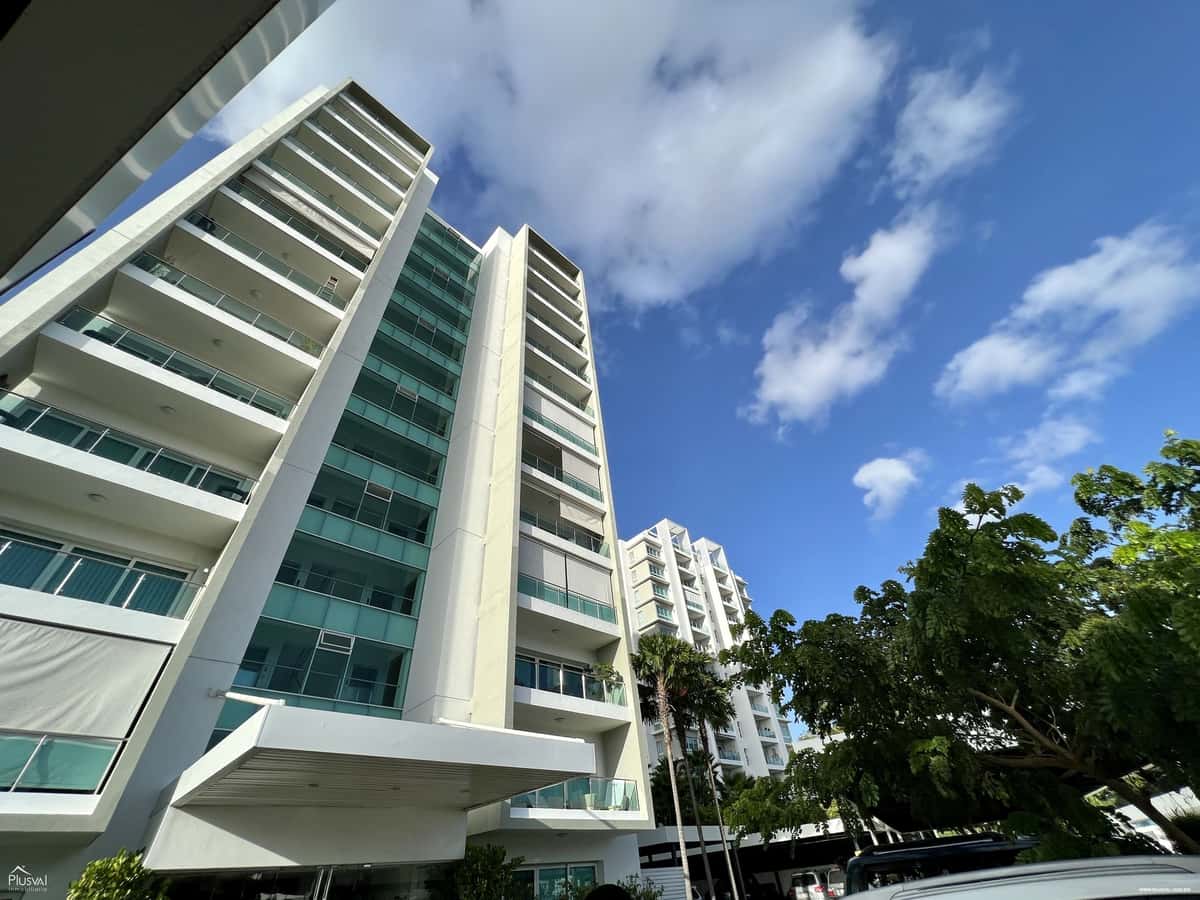 Impresionante y Amplio Apartamento en Venta en Zona Exclusiva de Santiago.