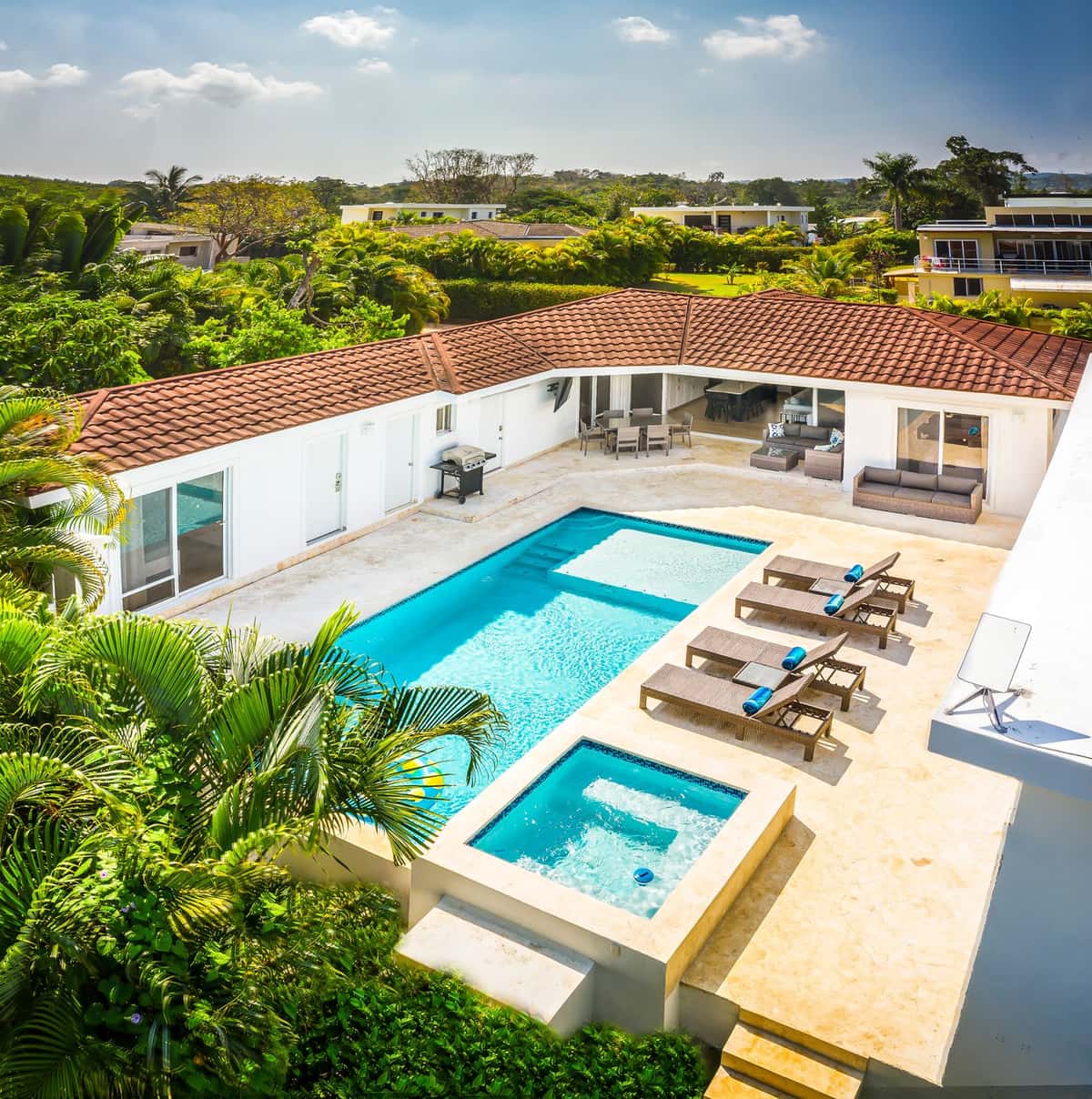 Luxury 5BR Villa for Sale in Casa Linda | Sosúa