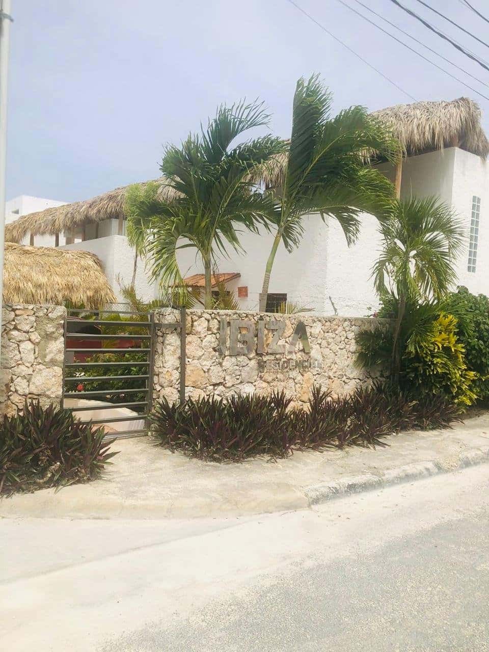 Villas Ibiza 3 BR villa fully furnished and move-in ready - Bavaro / El Ejecutivo
