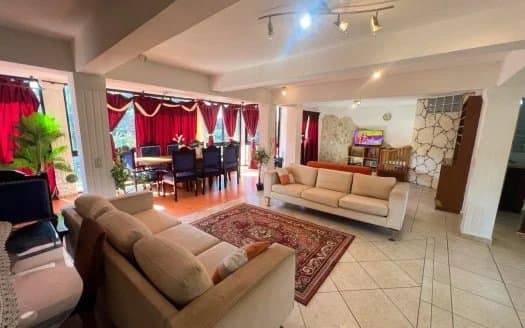 Stunning Penthouse With Oceanview - Image 3