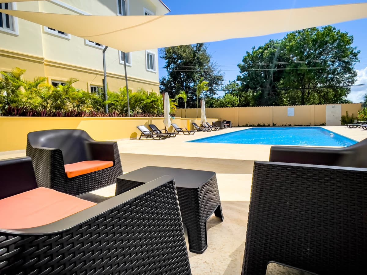 Beautiful New Condo Offering Modern Comfort - Image 4
