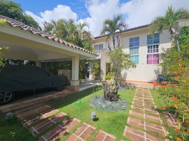 Spacious 3 BR Duplex villa with pool and view to the golf course, fully furnished and move-in ready; Cocotal Golf and Country Club - Image 2