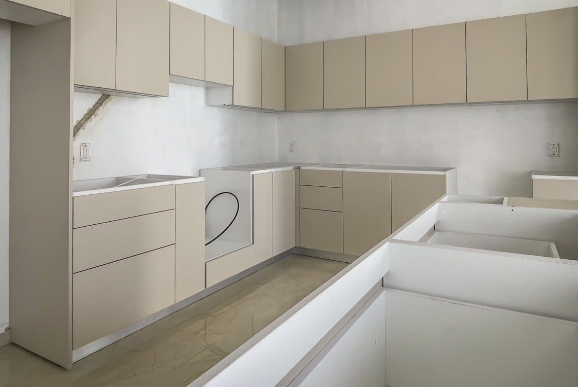 Modern 2 Bedroom Condo Steps To The Beach in Perla Marina - Image 4
