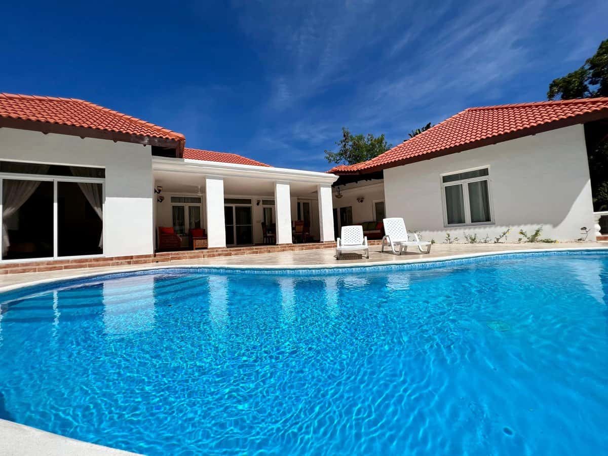 Villa Magnolia – Beautiful Tropical Villa with Guest House at Sea Horse Ranch