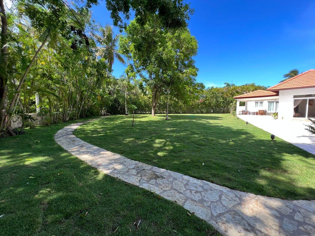 Villa Magnolia ā Beautiful Tropical Villa with Guest House at Sea Horse Ranch - Image 5