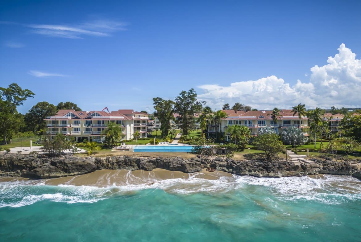 For Sale Stunning 3 Bedroom Condo Right On The Ocean