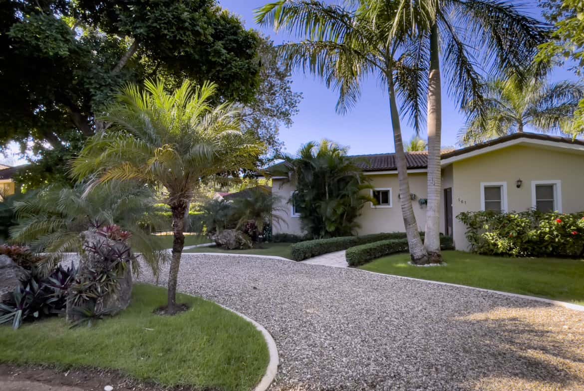 Stunning 2 Bedroom Villa For Sale In Residential Hispaniola -