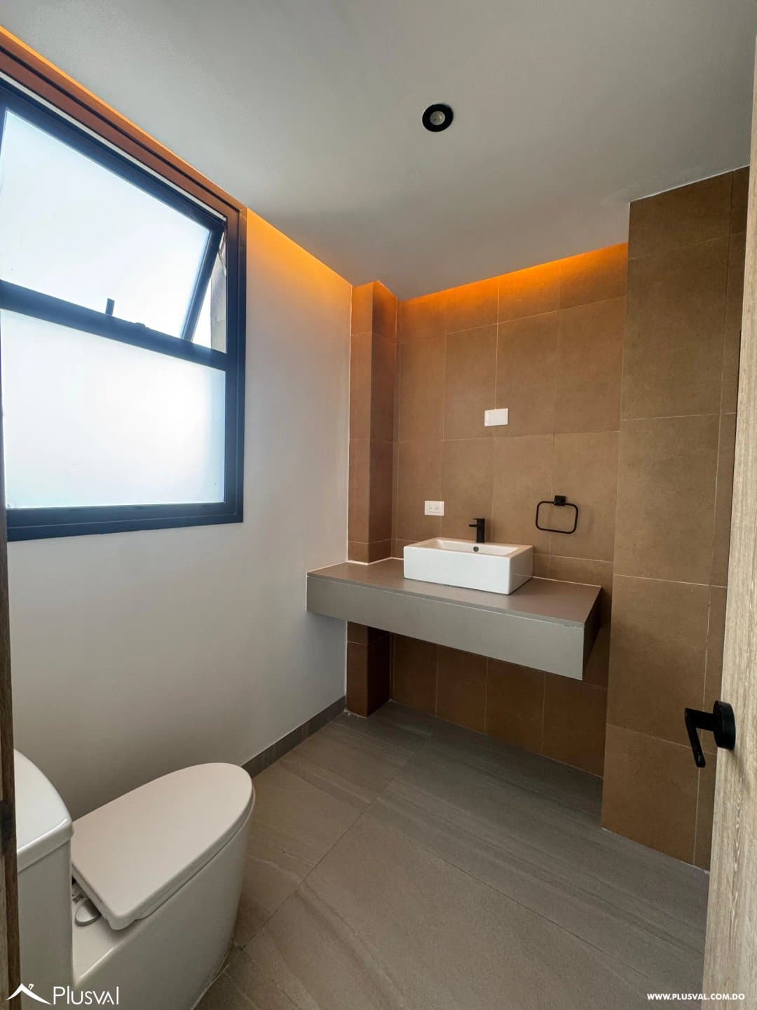 Apartamento de 2 habitaciones en Torre del exclusivo sector La Esmeralda. - Image 5