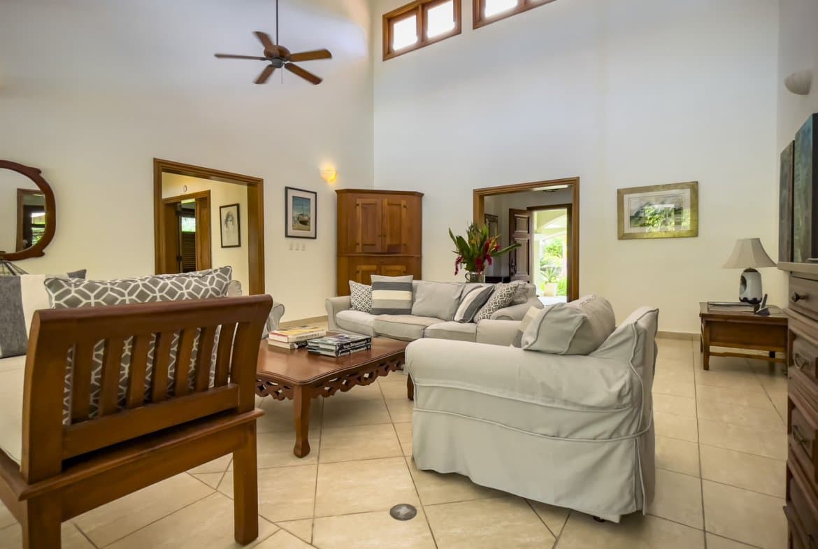 Luxury 4-Bedroom Villa For Sale in Sea Horse Ranch NOW REDUCED - Image 4