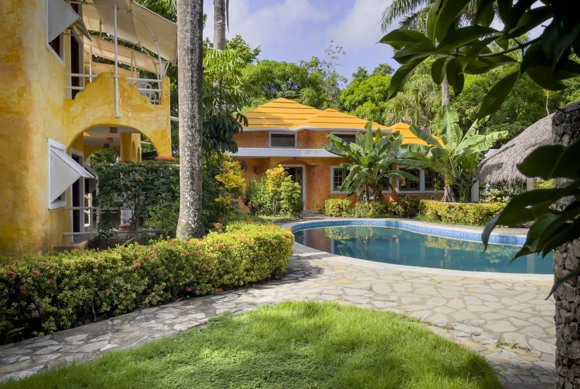 Charming B&B Just Steps To The Beach, For Sale - Image 4