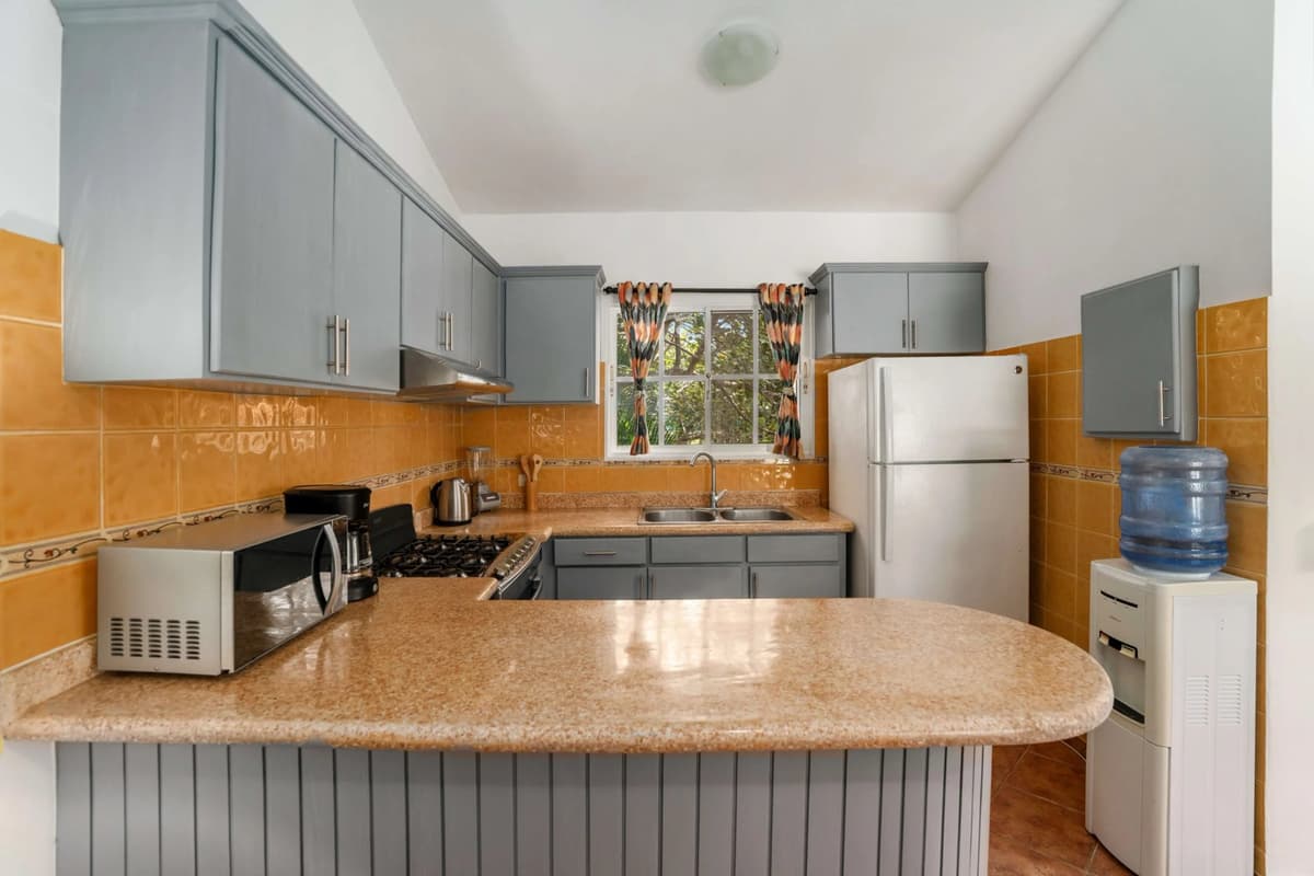 Charming 2-Bedroom Villa with Private Pool, Villa Colibri - Image 4