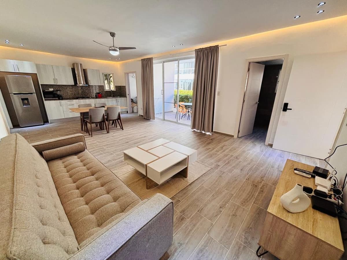 Ground Floor 1 Bed, 2 Bath Condo – Walk to Beach! - Image 3