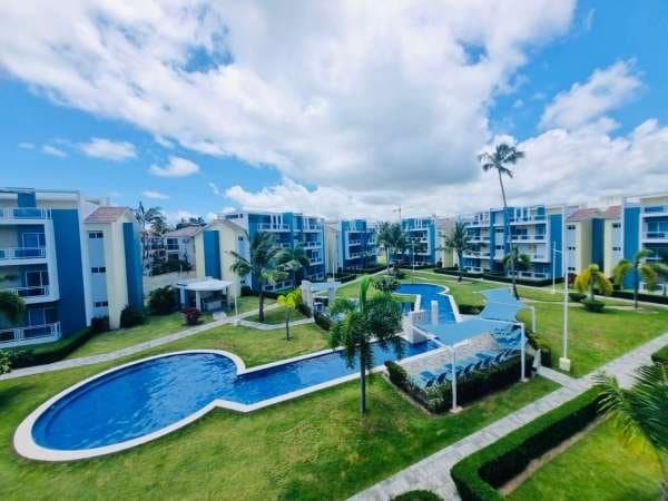 Furnished Balcony Breeze And Short Stroll To The Sand