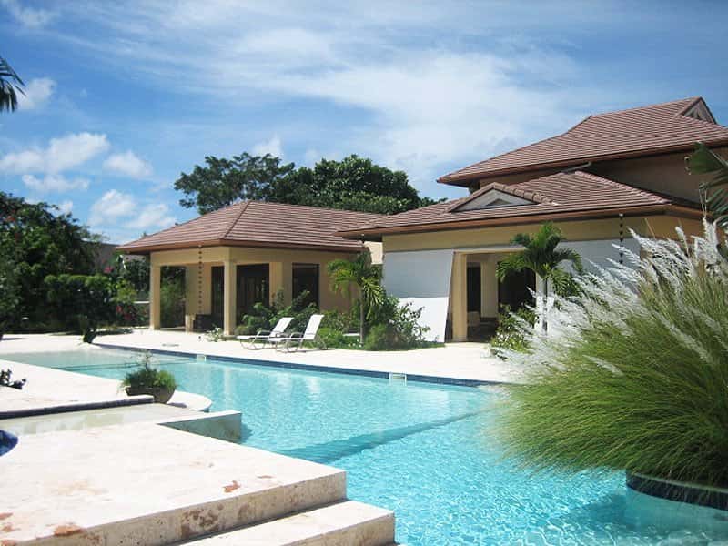 Spacious Caribbean Living in Sea Horse Ranch, Villa Windward