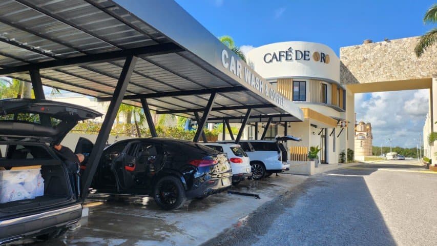 Coffee shop / Bakery / Car-wash & turnkey business opportunity for sale - Bavaro - Image 1