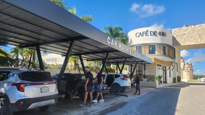 Coffee shop / Bakery / Car-wash & turnkey business opportunity for sale - Bavaro - Image 2