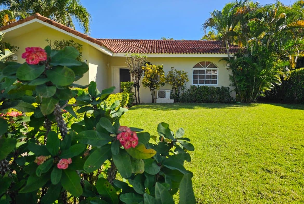 Beautiful Views 3 Bedroom Villa For Sale in Hispaniola