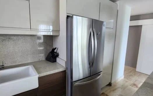 EXCLUSIVE BEACHFRONT PENTHOUSE - Image 2