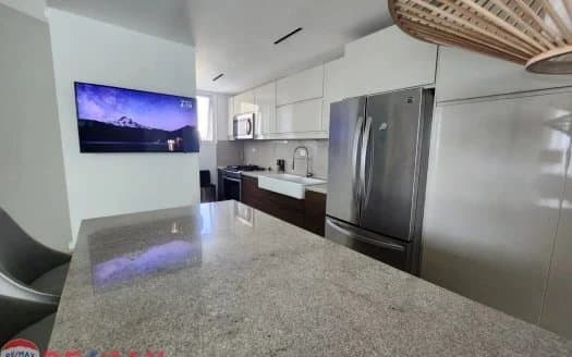 EXCLUSIVE BEACHFRONT PENTHOUSE - Image 3