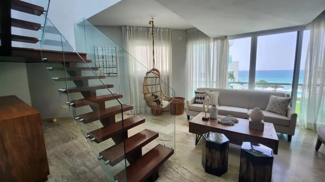 EXCLUSIVE BEACHFRONT PENTHOUSE