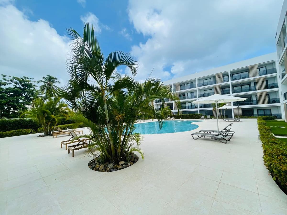 Pool View 2BR in El Cortecito – Ready for Your Decorative Touch!
