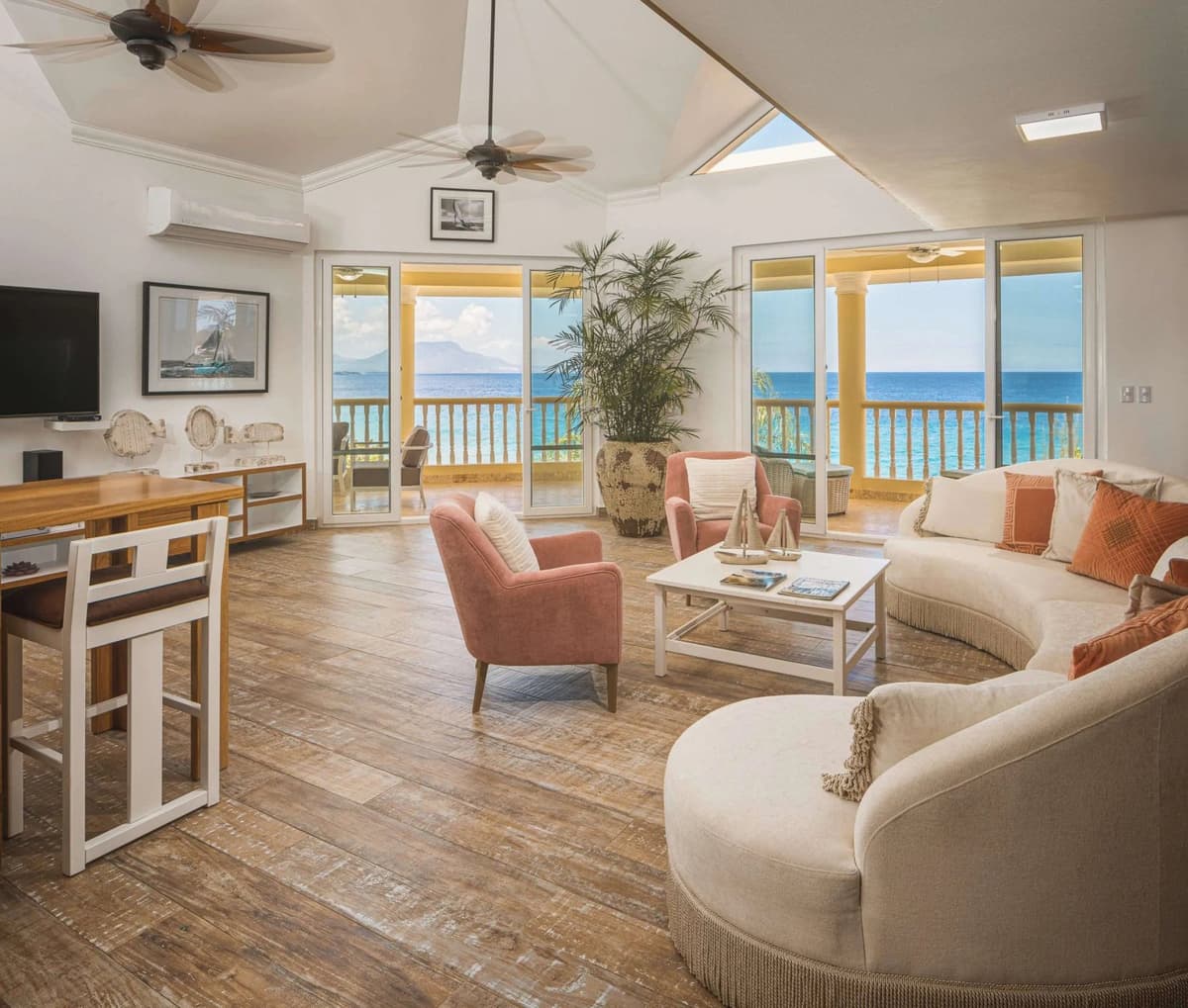 Exclusive Oceanfront Premium Penthouse in Sosúa – Hispaniola Beach - QFCP+77, 57000 Sosúa - 4 beds penthouse for sale