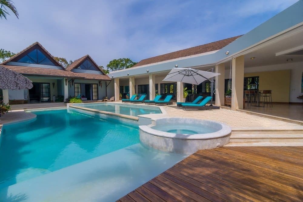 Luxury 6BR Villa for Sale | Sea Horse Ranch, Sosúa - Image 1
