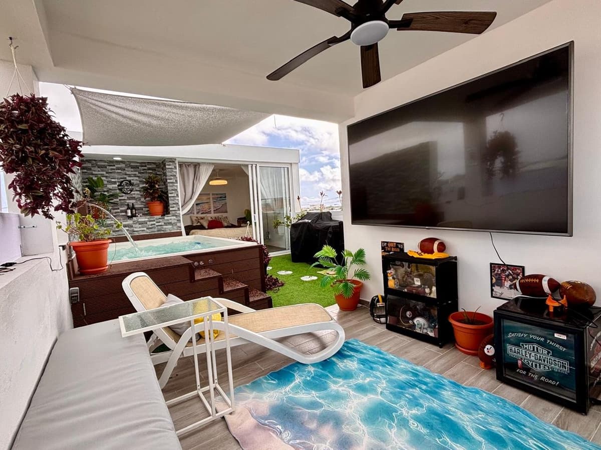 3-Level Villa with Private Rooftop Oasis & Guest Suite