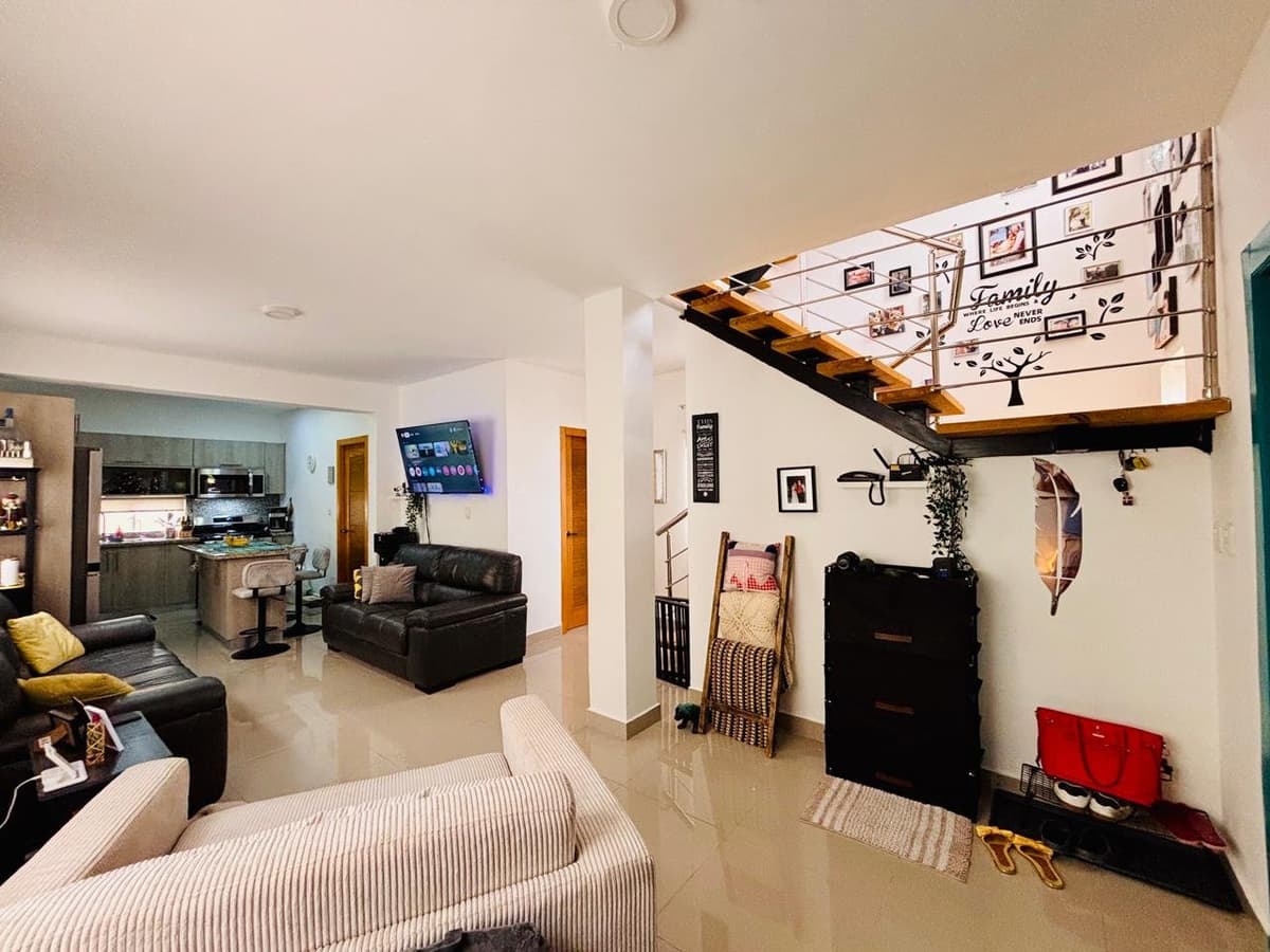 3-Level Villa with Private Rooftop Oasis & Guest Suite - Image 5