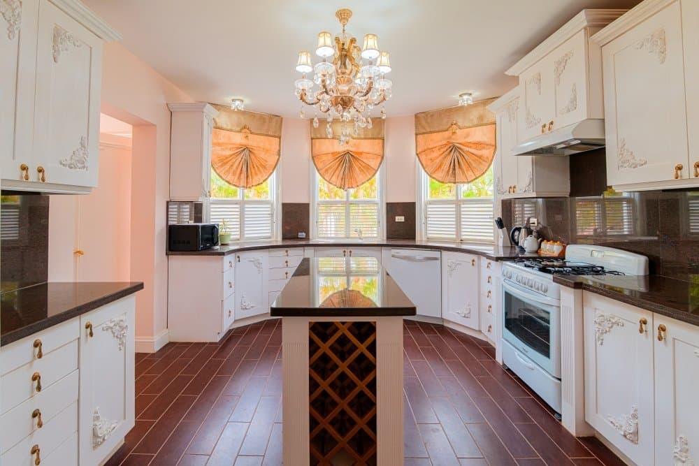 Elegant Tropical Villa for Sale in Sea Horse Ranch, SosĂșa - Image 5