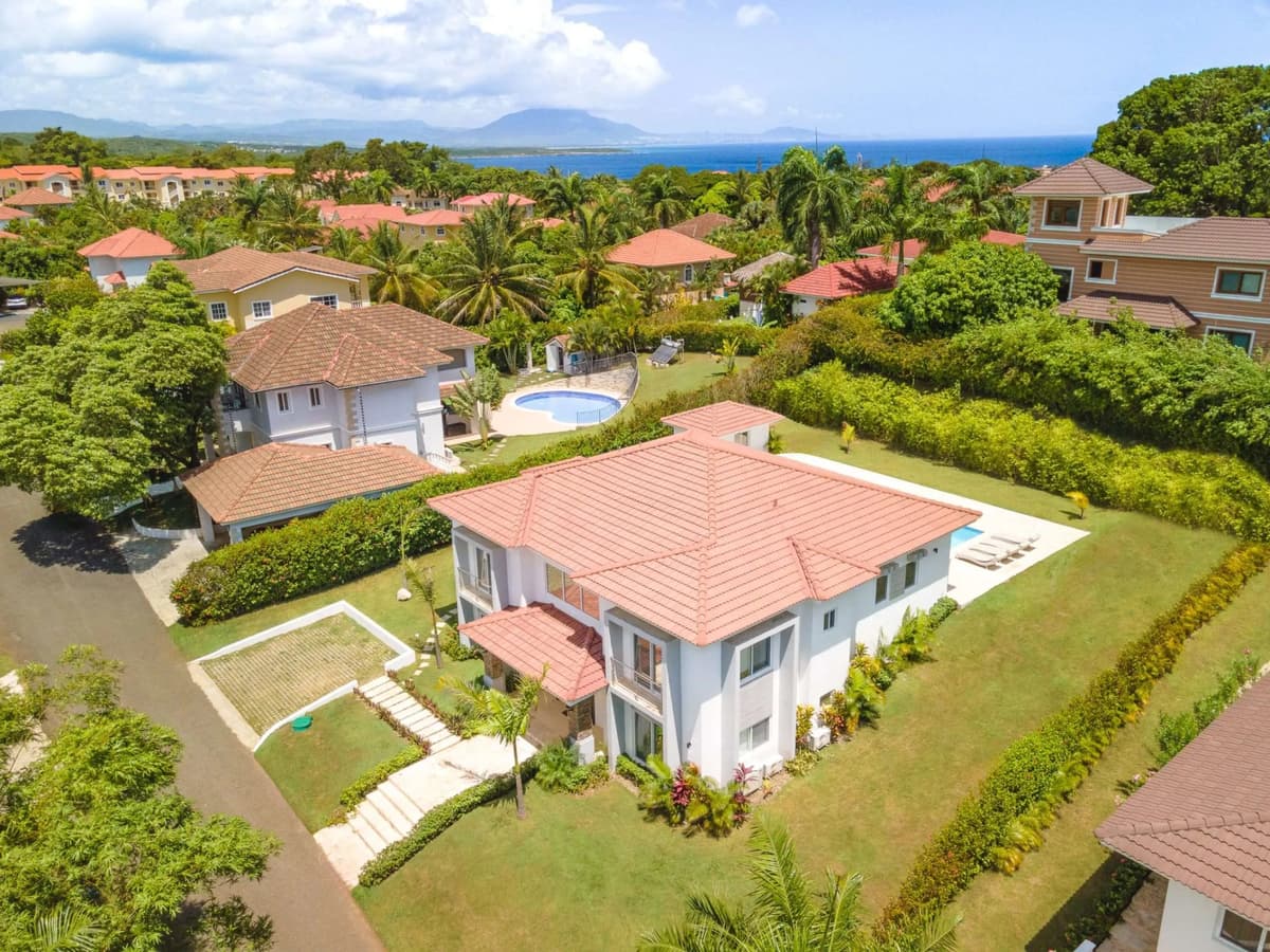 Modern 4-Bedroom Villa with Private Pool in Sosúa - Image 4