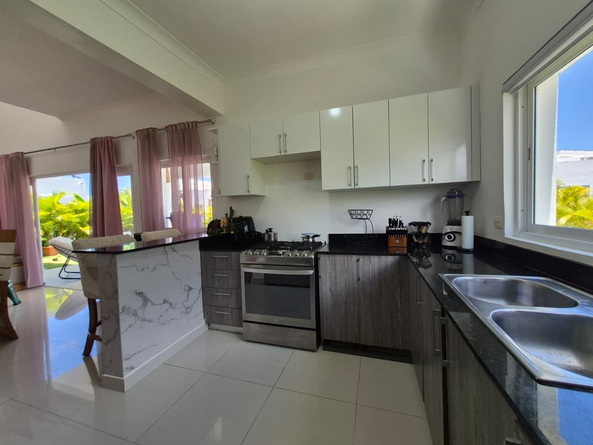 Oasis del Lago modern and spacious 3 BR Villa on two levels – Vista Cana - Image 5