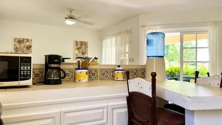 Florisel tropical 2 BR beach side condo move-in ready - Los Corales - Image 4